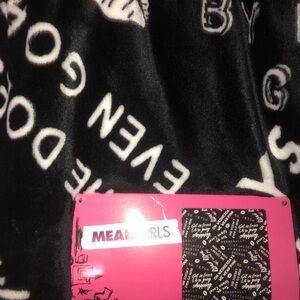 💄 Mean Girls Black and White Graphic Throw Blanket